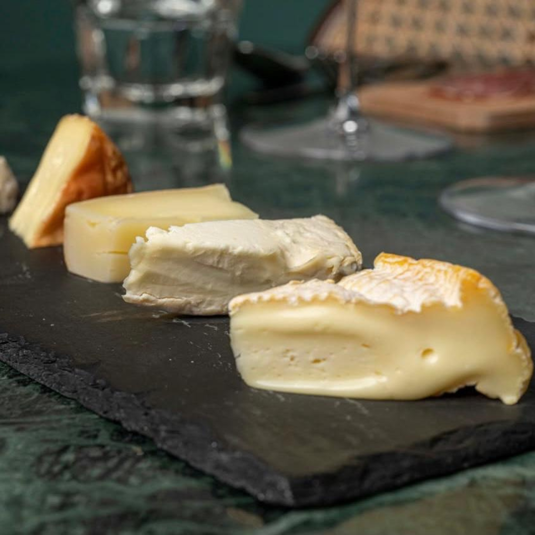 Cheese selection (with bred)